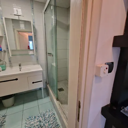Apartman Aerodrom Apartment *