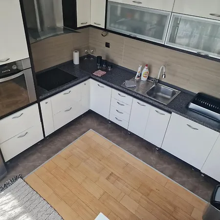Apartman Aerodrom Apartment *