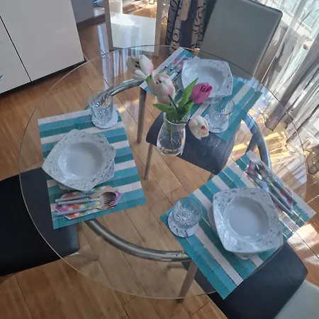 Apartman Aerodrom Apartment *